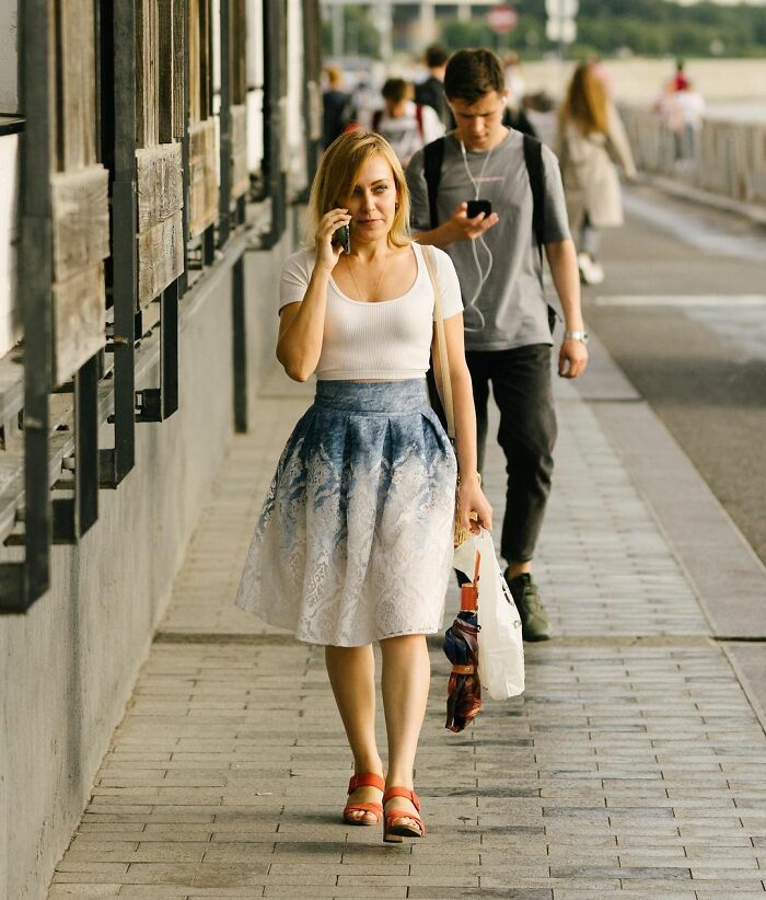 Russian Photographer Captures The Urban Street Style Of Moscow City (30 Pics)