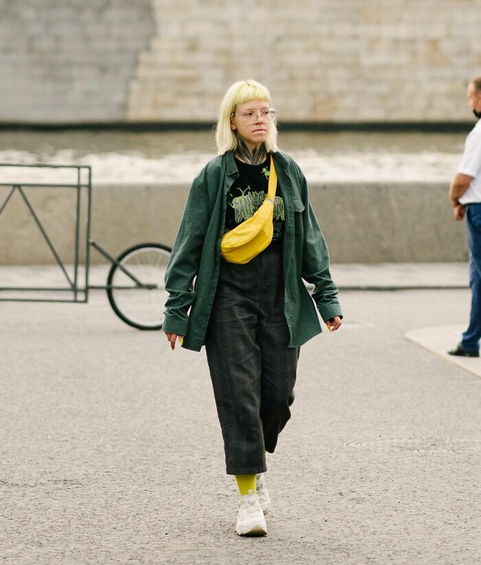 Russian Photographer Captures The Urban Street Style Of Moscow City (30 Pics)