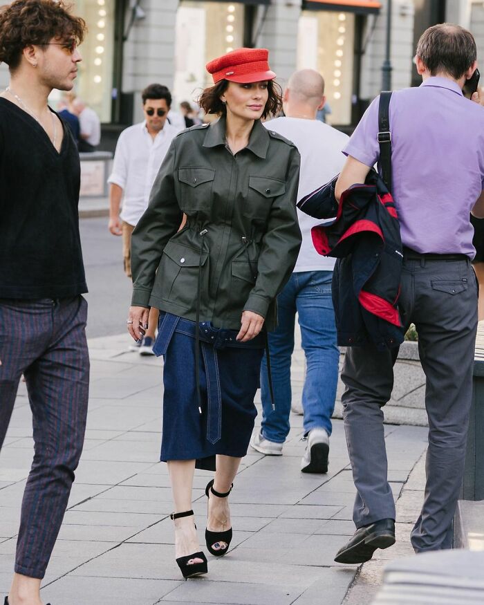 Russian Photographer Captures The Urban Street Style Of Moscow City (30 Pics)