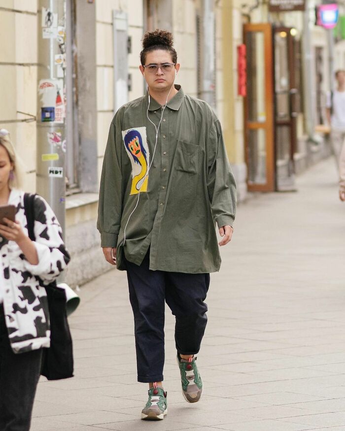 Russian Photographer Captures The Urban Street Style Of Moscow City (30 Pics)
