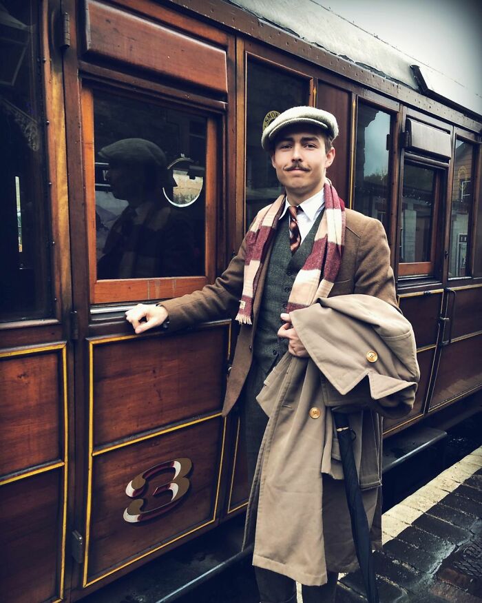 Engaged Young Couple Lives Like It's The 1930s With Vintage Clothes, Home, Tools, And A Car (30 Pics)