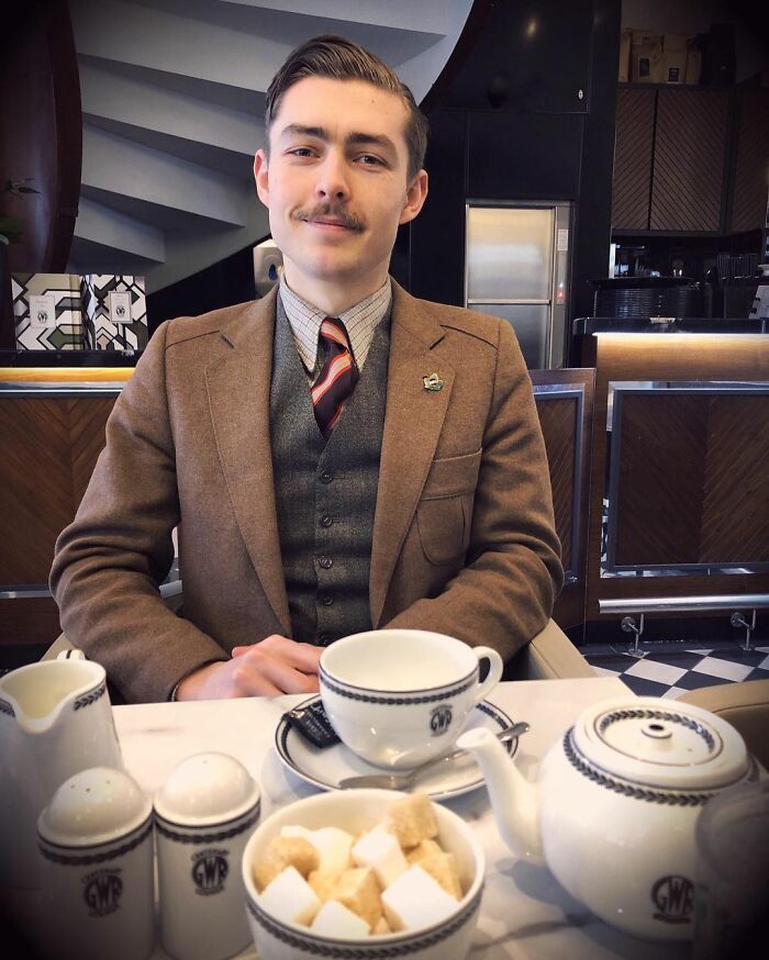Engaged Young Couple Lives Like It's The 1930s With Vintage Clothes, Home, Tools, And A Car (30 Pics)