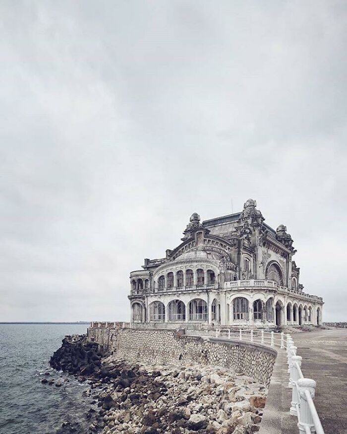 Casino abandonado en Rumania