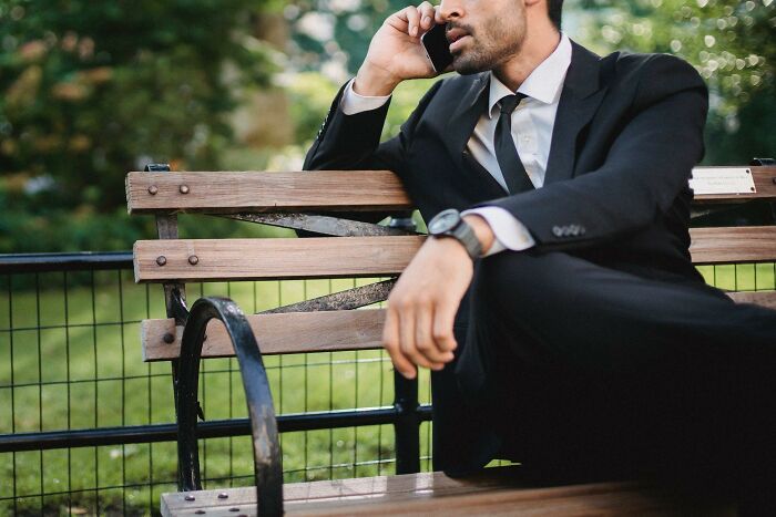 20 Detalles sutiles sobre las personas adineradas que dicen a gritos lo ricas que son