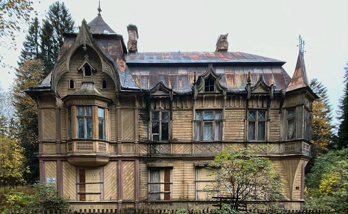 30 Old Dachas That Look Like Pictures From A Fairytale Captured By This Russian Photographer