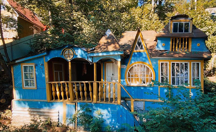 30 Old Dachas That Look Like Pictures From A Fairytale Captured By This Russian Photographer