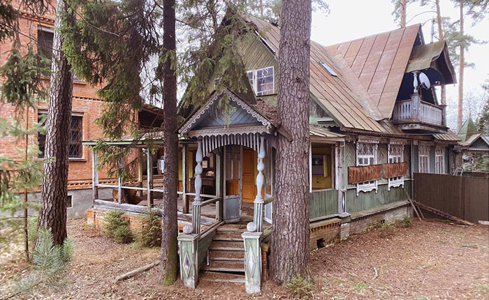 30 Old Dachas That Look Like Pictures From A Fairytale Captured By This Russian Photographer