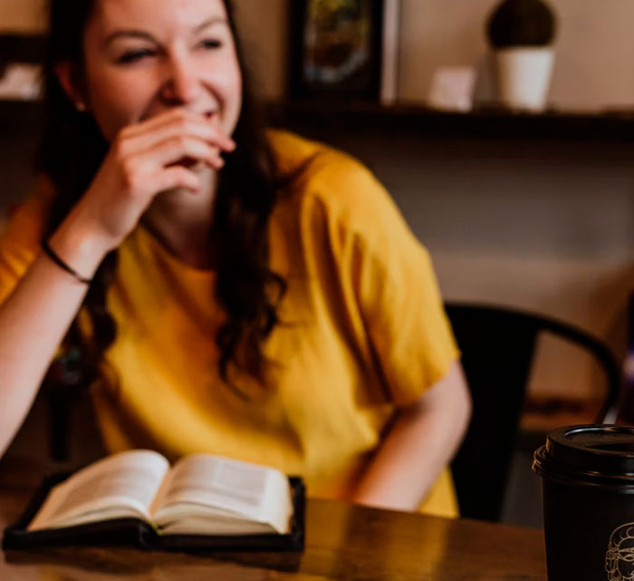 "¿Qué es más fácil cuando eres una persona poco atractiva?": 20 respuestas reveladoras