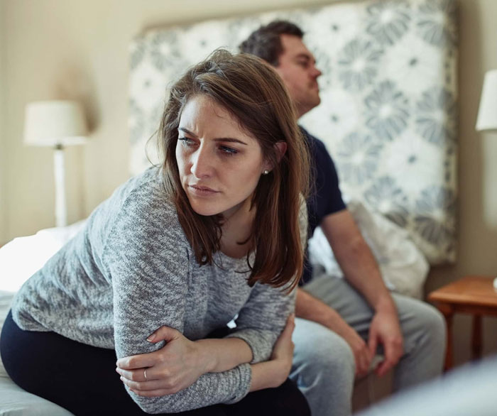 Este hombre regaña a su esposa (y madre de sus 3 hijos) por no cuidar de su apariencia y ella decide ponerlo en su lugar durante una cena familiar Este hombre regaña a su esposa (y madre de sus 3 hijos) por no cuidar de su apariencia y ella decide ponerlo en su lugar durante una cena familiar