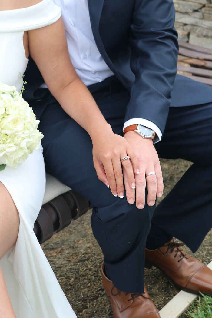 Preguntan a personas que se casaron sin una gran boda si harían algo diferente, y dan 20 respuestas sinceras