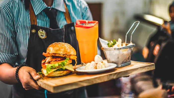 20 Trabajadores de restaurantes comparten las peticiones más memorables y extrañas de sus clientes