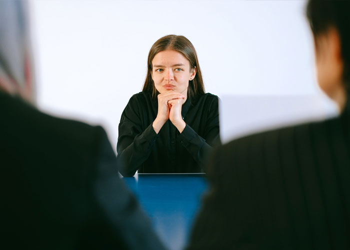 20 Personas que se marcharon de entrevistas de trabajo comparten por qué lo hicieron