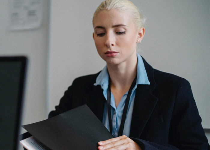 20 Personas que se marcharon de entrevistas de trabajo comparten por qué lo hicieron
