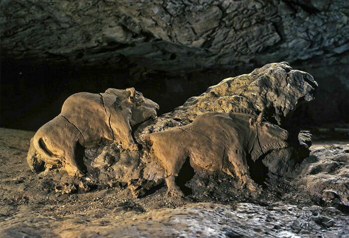 50 Very Old Human Creations That Still Surprise Us Today, As Shared In This Online Group