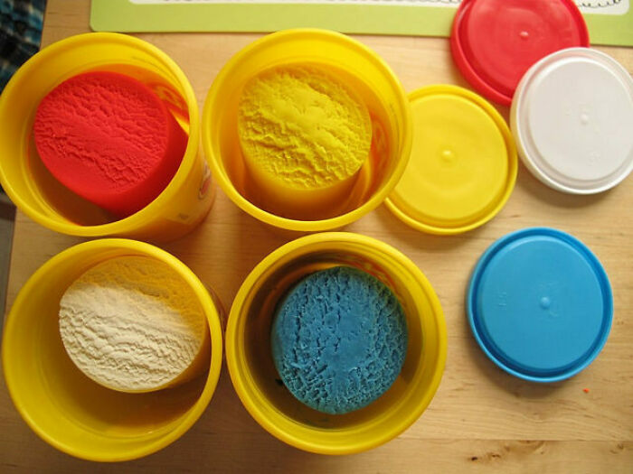 El olor al abrir un bote nuevo de Play doh