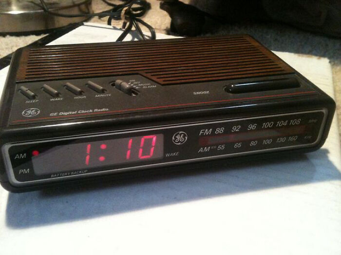 Este reloj despertador que tenía todo el mundo