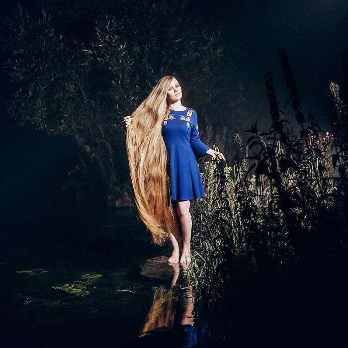 Rapunzel en la vida real: Esta mujer muestra lo que ocurre cuando no te cortas el pelo en 23 años