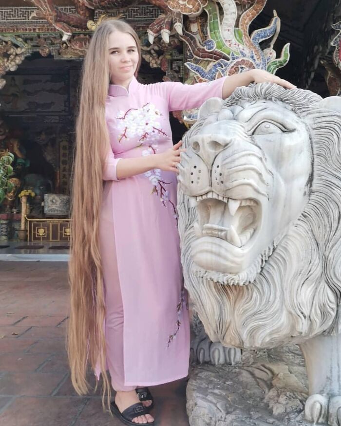 Rapunzel en la vida real: Esta mujer muestra lo que ocurre cuando no te cortas el pelo en 23 años