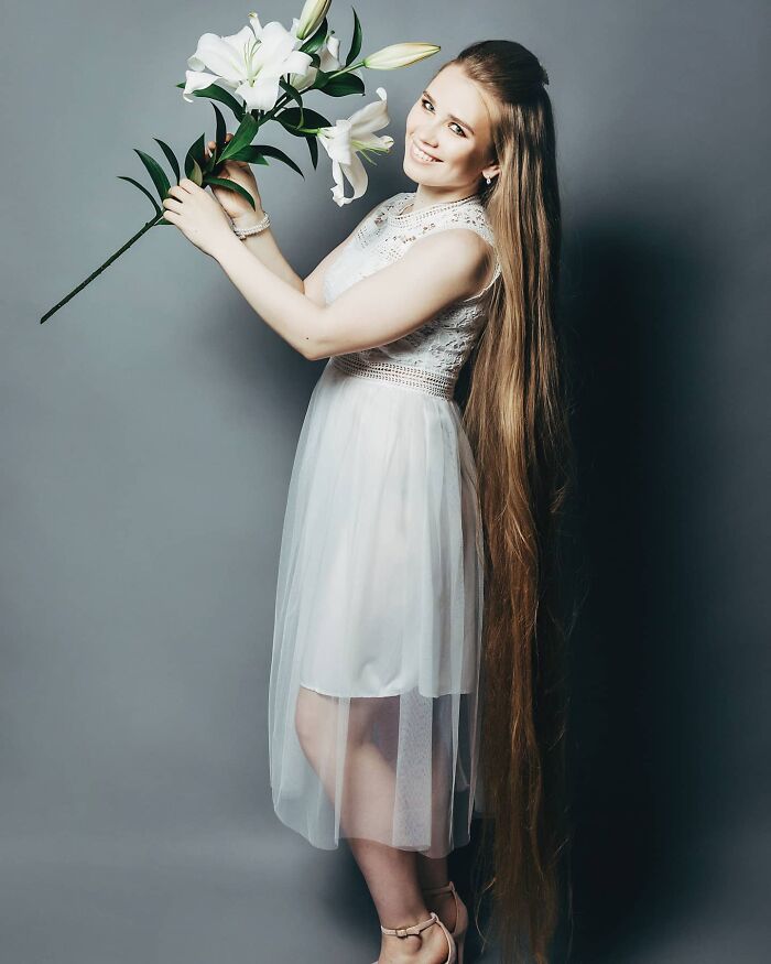 Rapunzel en la vida real: Esta mujer muestra lo que ocurre cuando no te cortas el pelo en 23 años