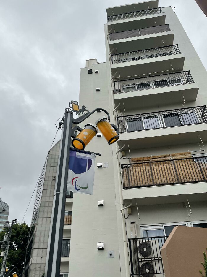 Ebisu, Tokio, tiene farolas con forma de tarros de cerveza, ya que allí había una fábrica de cerveza