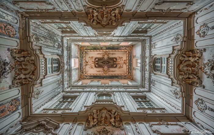 Uno de los techos más impresionantes que encontré en un edificio abandonado