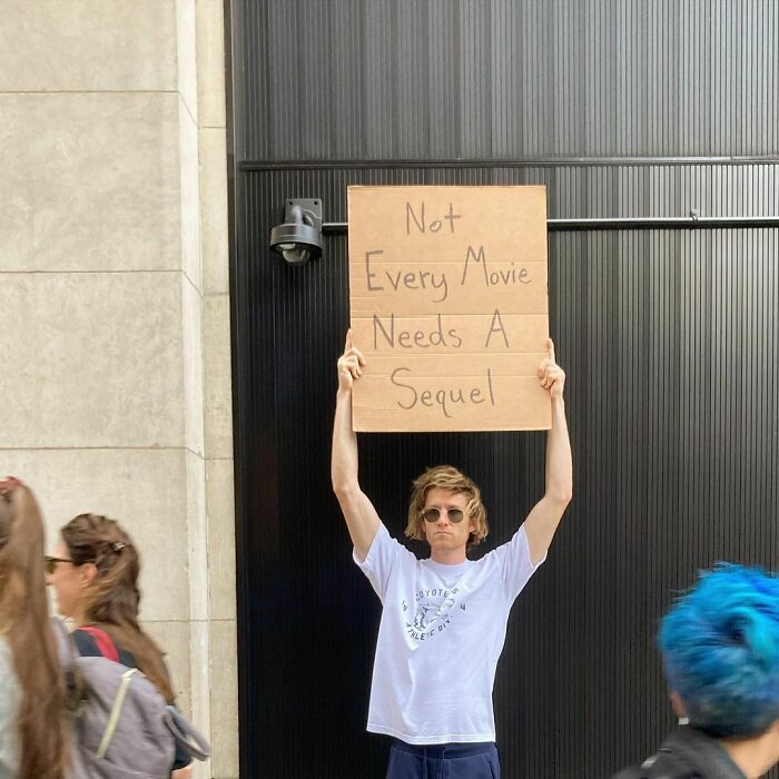 Dude Keeps Protesting Annoying Everyday Things With Funny Signs (30 New Pics)