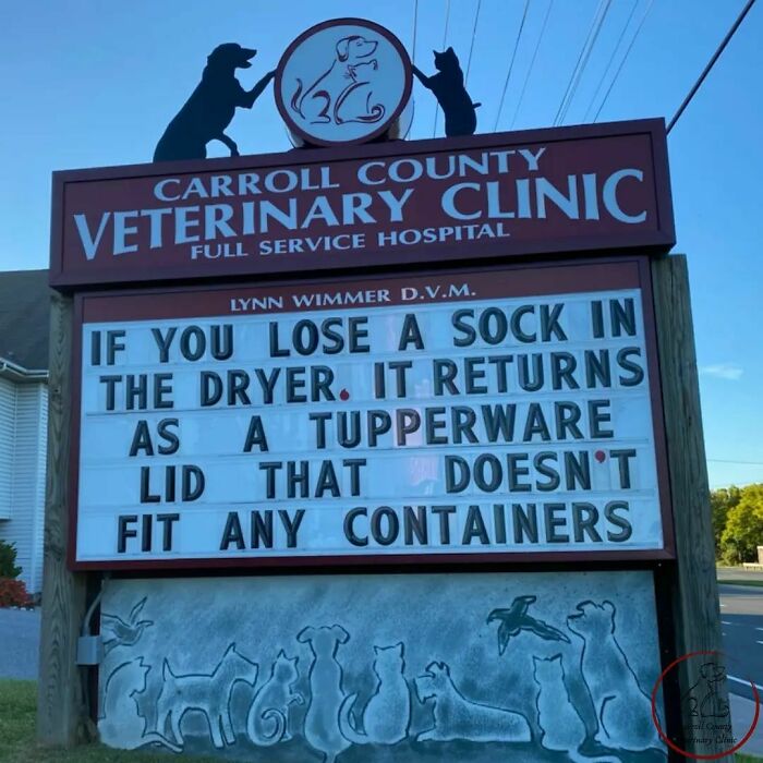 30 Of The Funniest Outdoor Signs From This Vet Clinic To Make You Crack A Smile (New Pics)