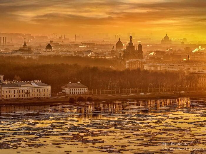 This Is What Russia Really Looks Like: 40 Honest Photos By Aleksandr Petrosyan (New Pics)