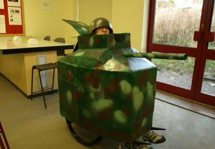 Un chico en mi escuela está confinado a una silla de ruedas. Gran espíritu para este disfraz