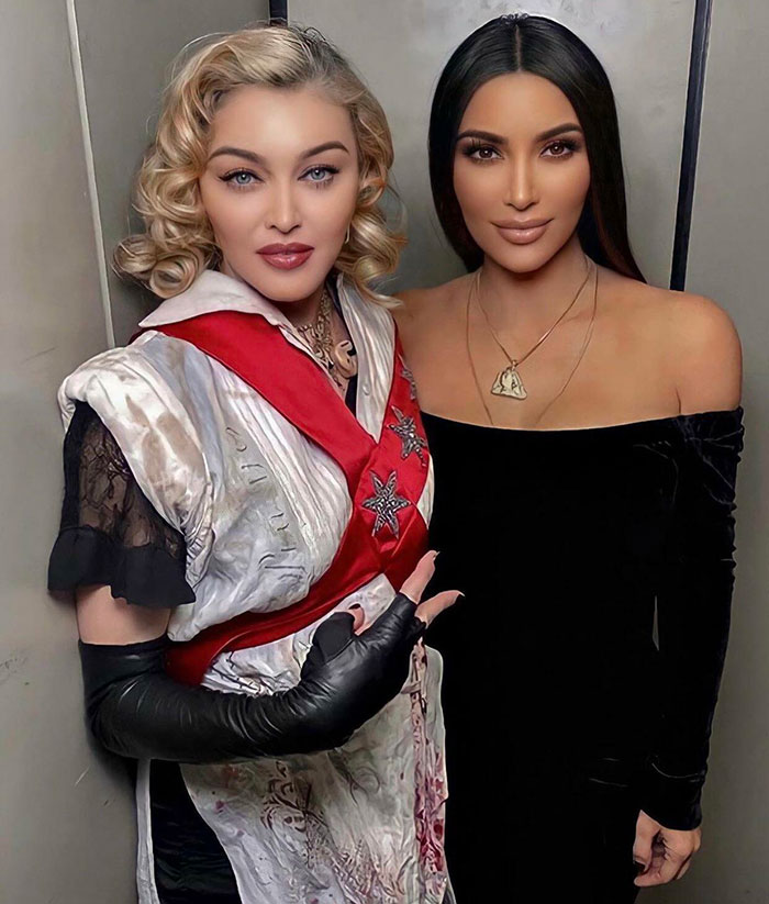 ¿Cuál tiene más photoshop? ¿Cuál tiene más photoshop?