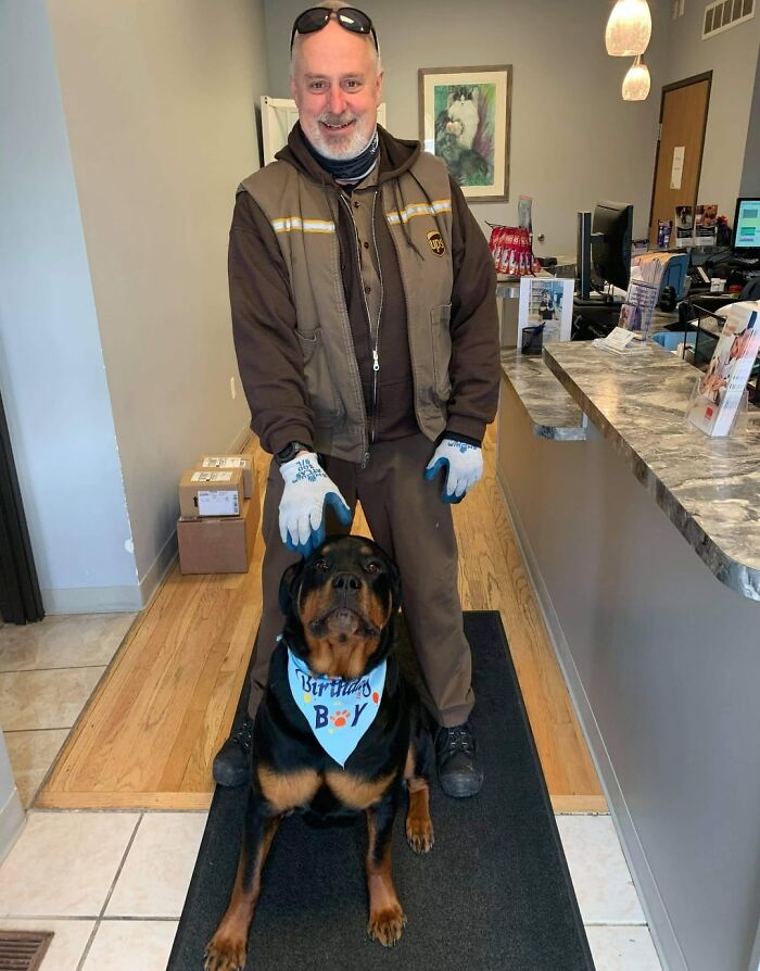 Turns Out, UPS Drivers Have A Facebook Group About Dogs They Meet On Their Routes, And It Will Make Your Day (30 New Pics)