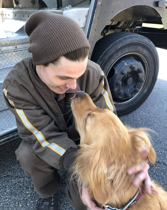Turns Out, UPS Drivers Have A Facebook Group About Dogs They Meet On Their Routes, And It Will Make Your Day (30 New Pics)