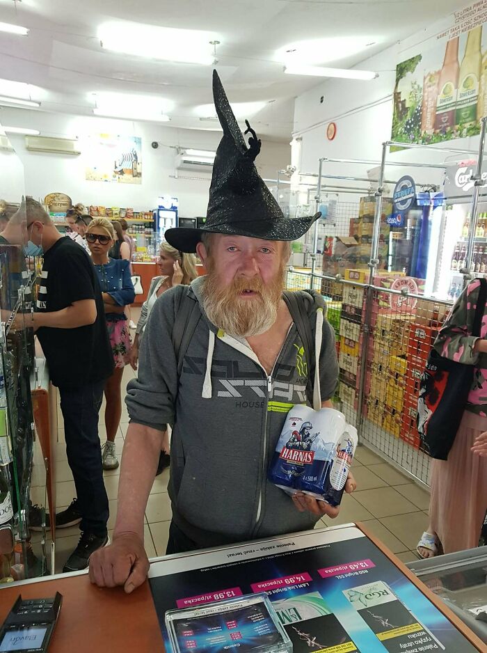 40 Photos From Polish Social Media Profiles That Raise As Many Questions As They Provide Answers
