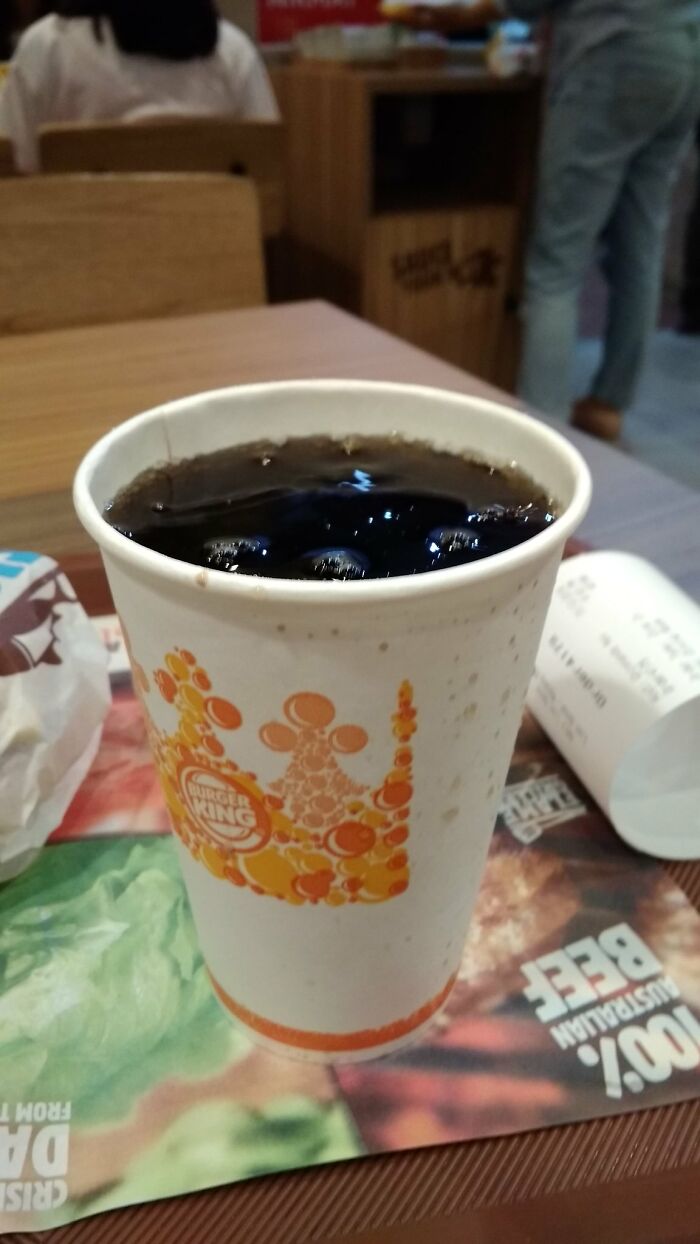 20 Platos que la gente debería dejar de pedir, según revelan empleados de comida rápida