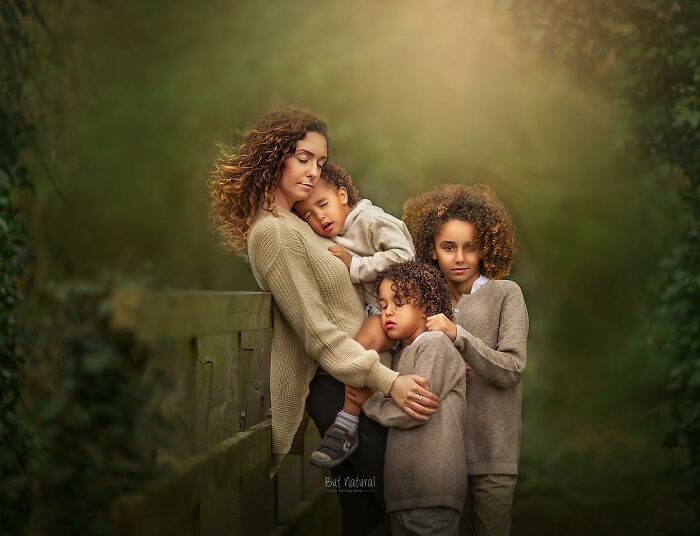 I Asked These Mothers If I Could Photograph Them, And Here's What I Captured (25 Pics)