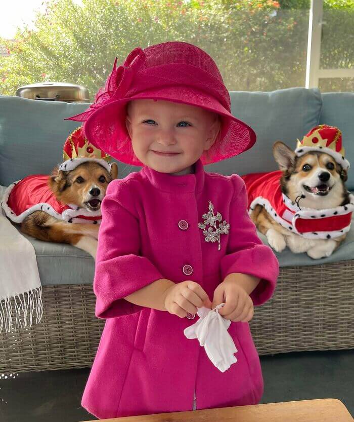 ¡Feliz Halloween de parte de la Reina!