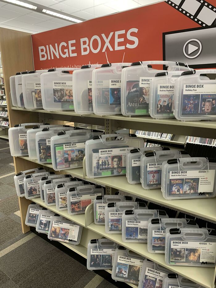 Mi biblioteca local tiene "cajas para hacer maratones” de películas