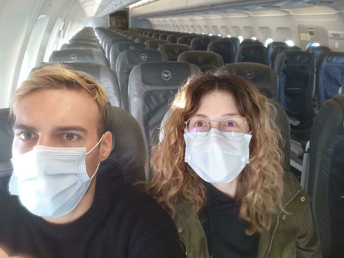 Nunca pensé que me pasaría, éramos las únicas personas en el vuelo