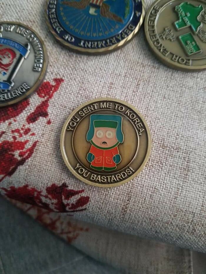 Buscando entre las monedas militares de mi marido encontré esta joya