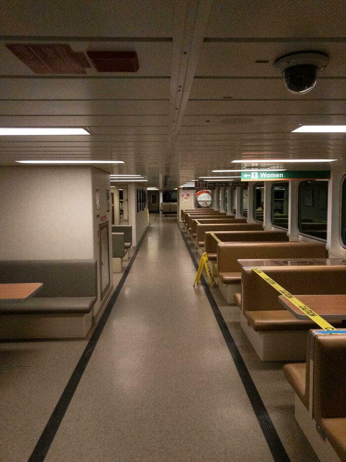 En el ferry de noche