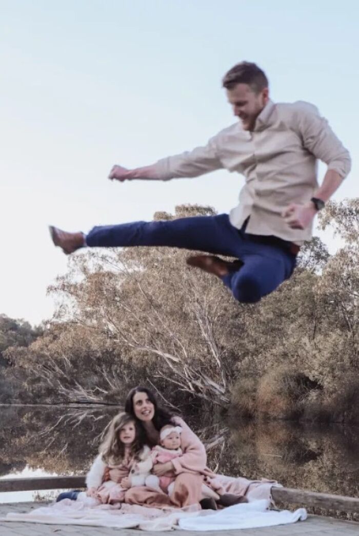 Nos hicimos unas fotos familiares y mi mujer no quiere que esto cuelgue en nuestra entrada