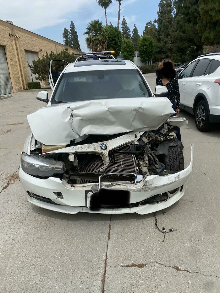 Ayer tuve un ataque de estornudos mientras conducía
