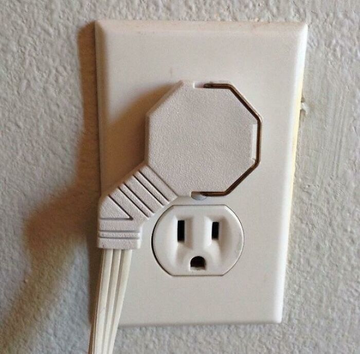 Este enchufe que no molesta a otros enchufes