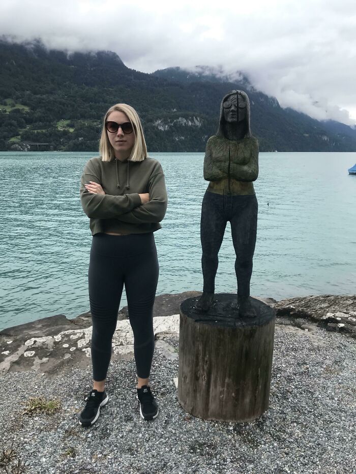 Fui a Suiza y era igual que esta estatua de madera