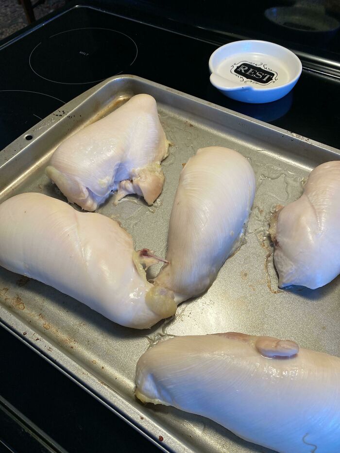 Fui a cenar con mis suegros y este es el pollo que nos sirvieron