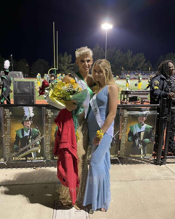 Este es Zachary Willmore, el primer chico en convertirse en reina del baile de homecoming