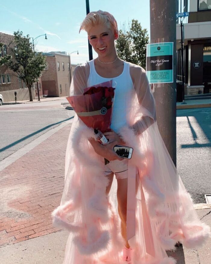 Este es Zachary Willmore, el primer chico en convertirse en reina del baile de homecoming