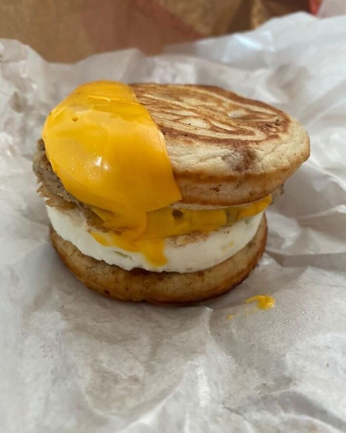 Customers Share Their Worst McDonald’s Orders On This Instagram Account (30 Pics)