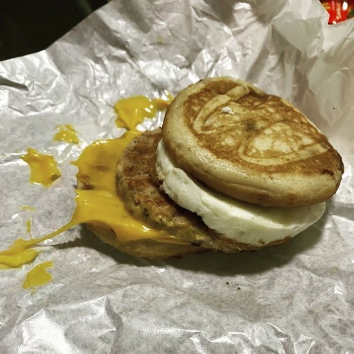 Customers Share Their Worst McDonald’s Orders On This Instagram Account (30 Pics)