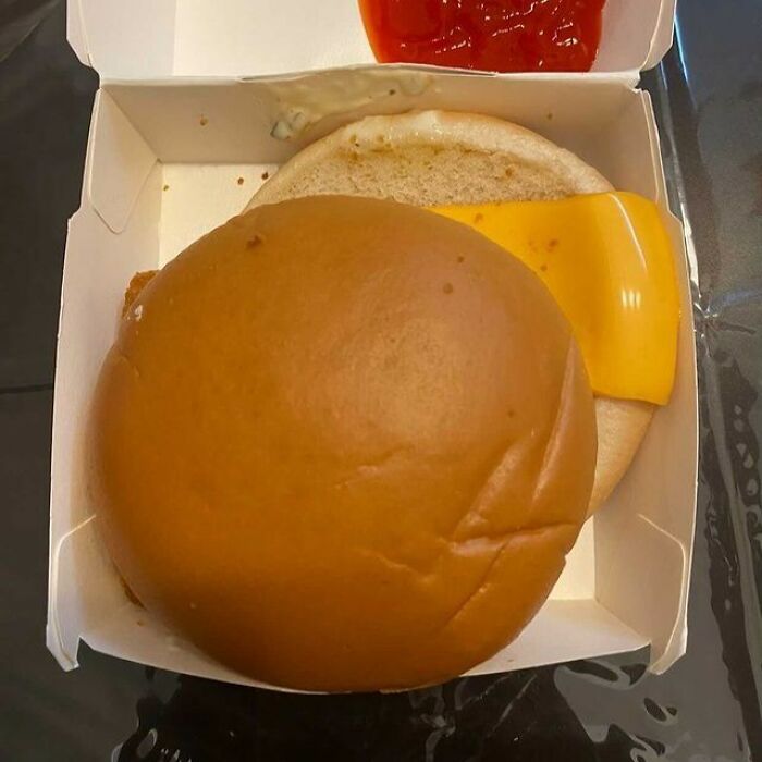 Customers Share Their Worst McDonald’s Orders On This Instagram Account (30 Pics)